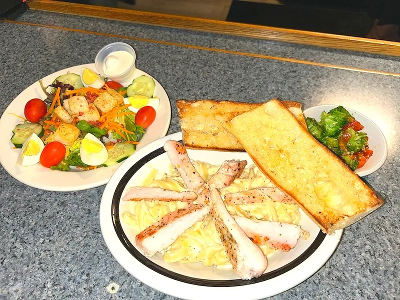 Chicken Alfredo,side Salad and Garlic bread|Fastcook2021さん