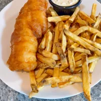 Snapdishの料理写真:Beer battered Fried Haddock Dinner with Fries|Fastcook2021さん