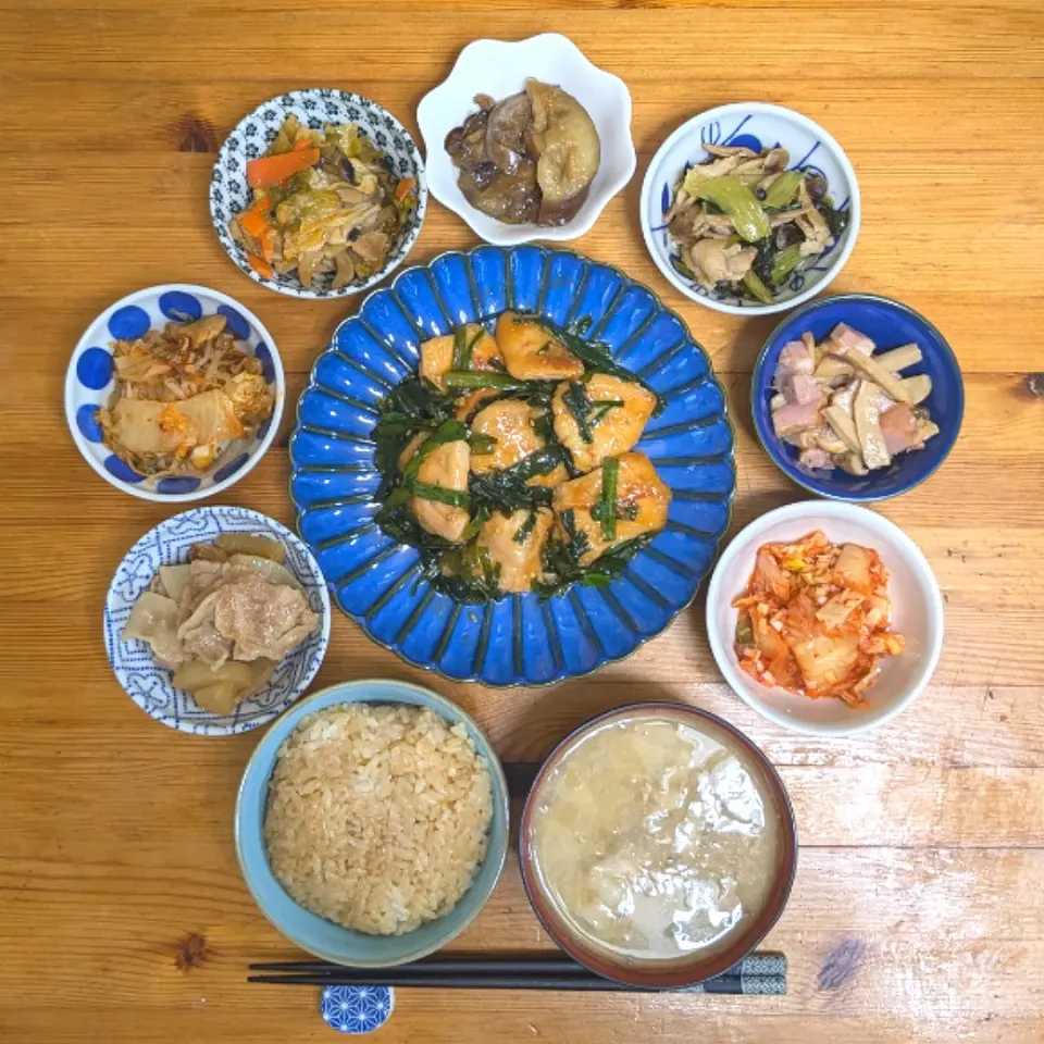 Snapdishの料理写真:晩ごはん🥢鶏胸肉とニラの韓国風甘辛炒め|まゆめろさん