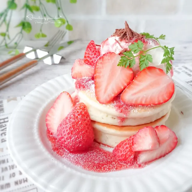 Snapdishの料理・レシピ写真:苺たっぷり❤︎パンケーキ｜ひと手間で♡いちごの簡単おやつ♪