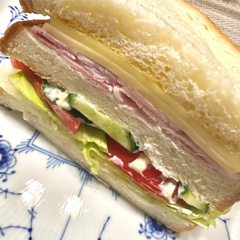 サンドイッチ🥪|Jean Nobyさん