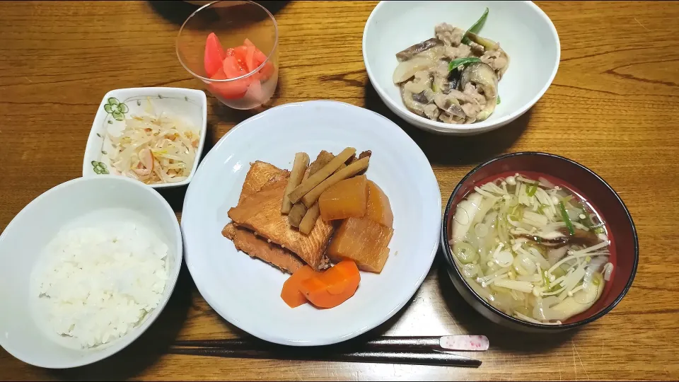 ブリあらと大根の煮物|えぃみぃさん