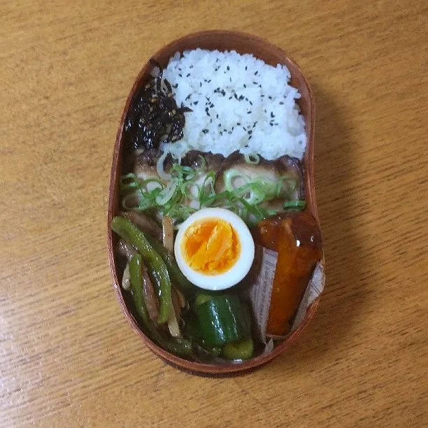 7月2日お弁当
チャーシュー
ピーマンエリンギ牛肉のオイスターソース炒め
きゅうりのにんにく醤油漬け
味玉
大学芋|シロクマさん