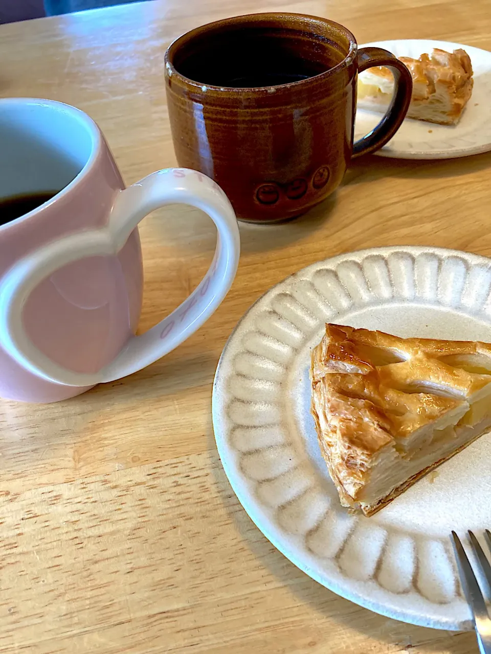 頂き物のアップルパイ🍎コーヒー|さくたえさん