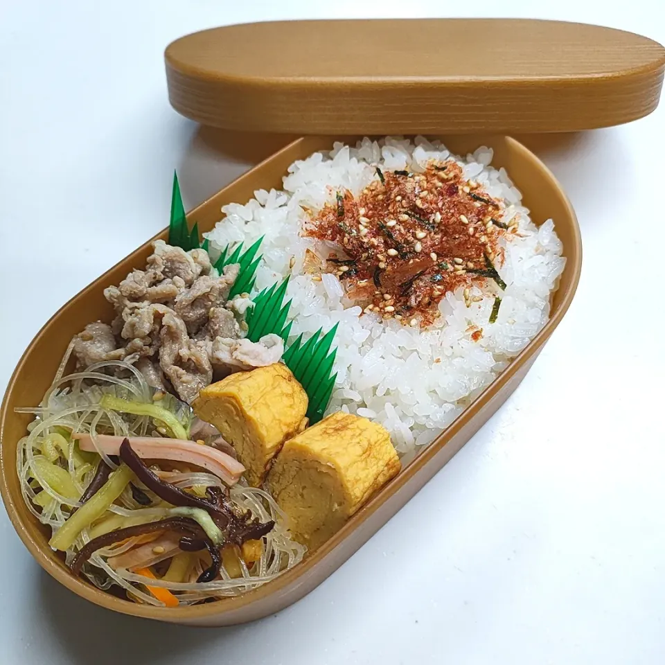 Snapdishの料理写真:豚こまのごま味噌和え弁当🍱|sakuさん