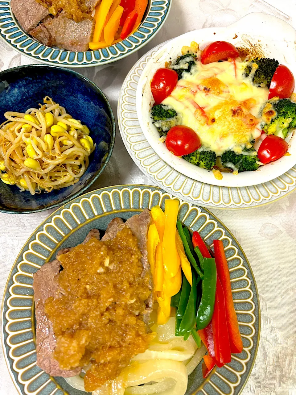 ステーキ丼､夏野菜のマヨ味噌チーズ焼き､もやしナムル|にゃっきさん