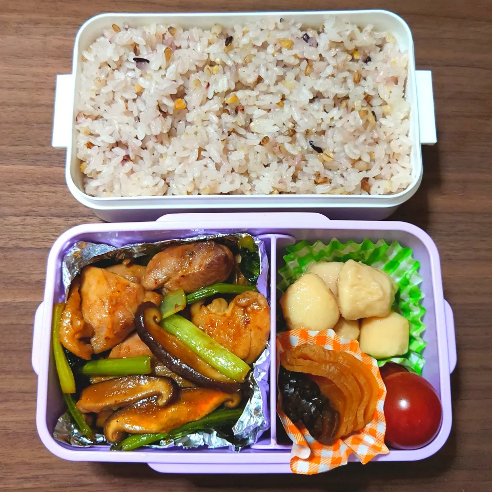 今日の手作り弁当は、十六穀ごはんのタッカルビ弁当。

献立は、
・十六穀ごはん
・タッカルビ（鶏肉と野菜の甘辛煮）
・里芋煮、ミニトマト、漬物|Mars＠釜飯作り研究中さん