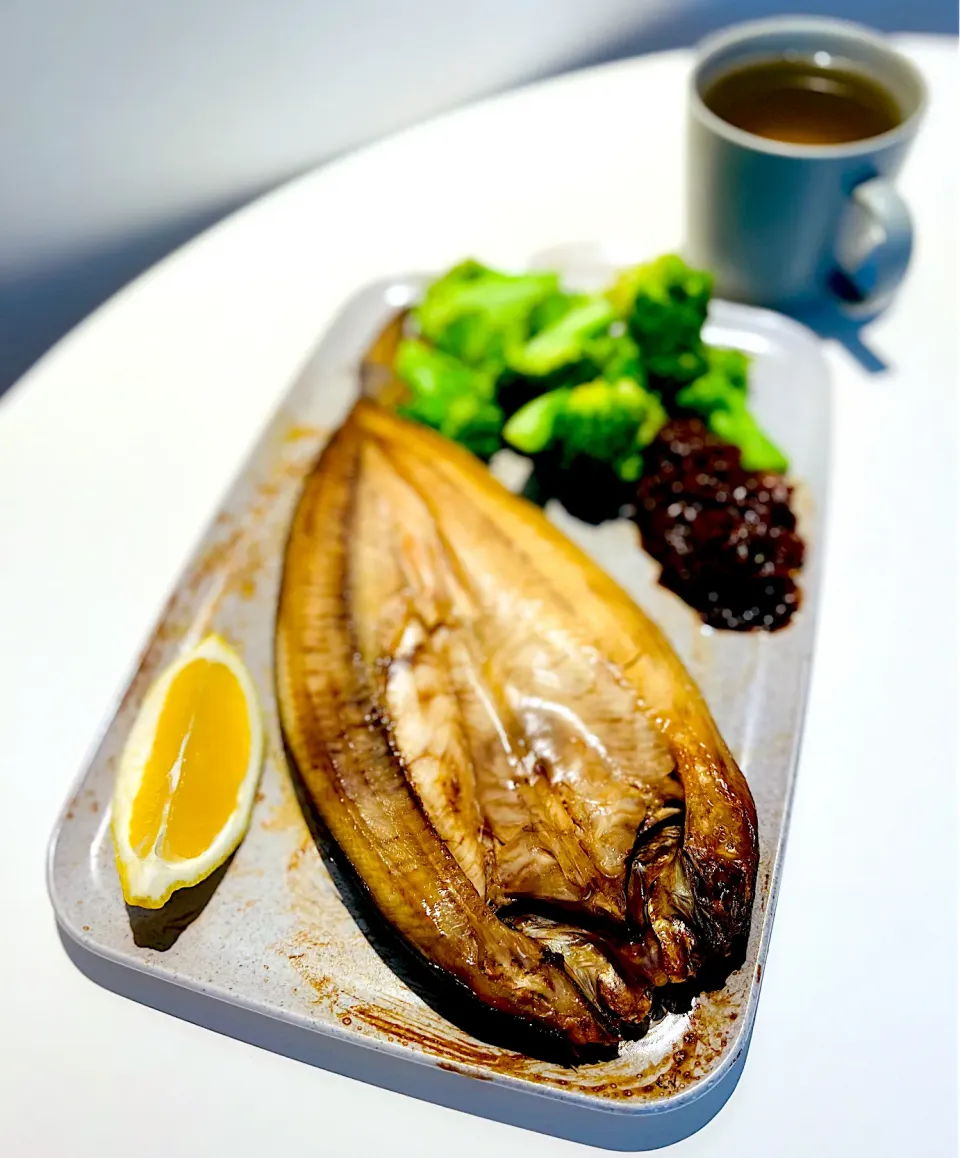 Snapdishの料理写真:Salted and Dried Japanese Arabesque Greenling with Boiled Broccoli & Caramelized Onions|Zhen Zhenさん