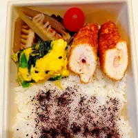 ささみチーズカツ　フキと筍の煮物　雨で休校の為、お家弁当|トモさん