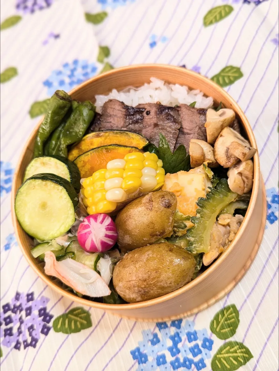 本日のお弁当〜赤身カルビステーキと野菜弁当|f.1125beさん