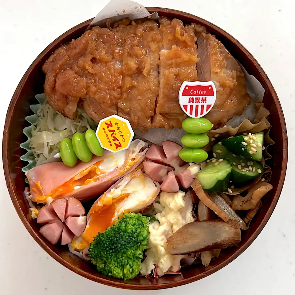 照り焼きチキン
きんぴらごぼう＆蓮根
ポテトサラダ
きゅうり漬け
キャベツナムル
卵焼き
シャウエッセン
ブロッコリー
枝豆
のり弁|ayumomさん