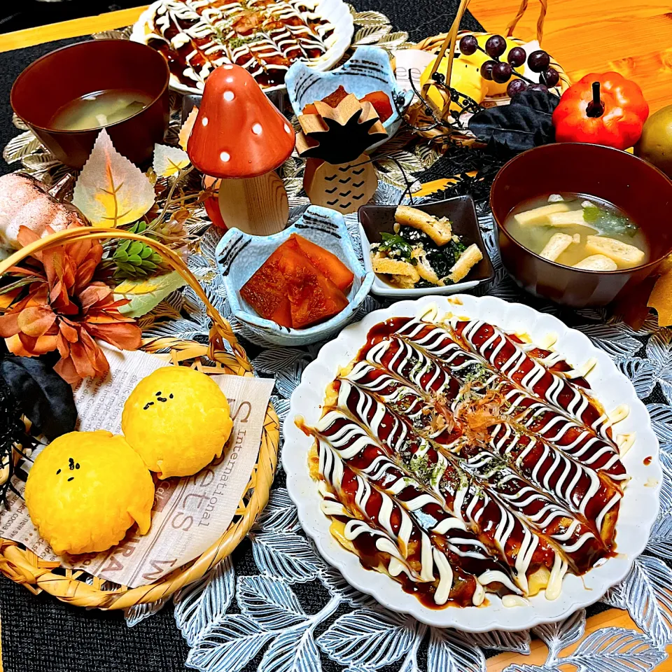 Snapdishの料理写真:お好み焼きと卵おにぎり|さっちびさん