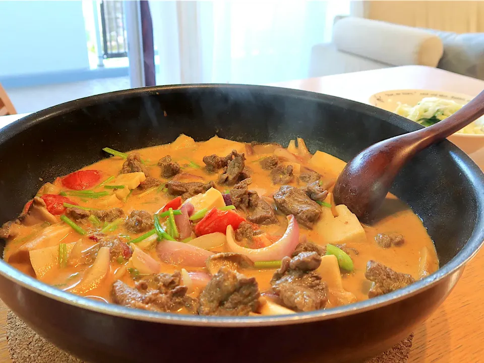 Snapdishの料理写真:ココナッツミルクたっぷりカレー🍛|バジル🌿さん