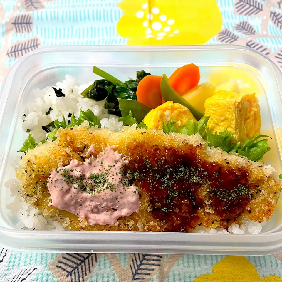 Snapdishの料理写真:ササミカツ弁当(夫)☆7月4日|kaoriさん