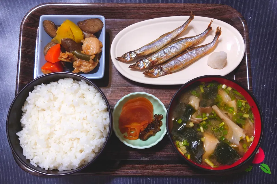 今日の朝ごはん（ごはんは千葉県産ふさおとめ、子持ちししゃも、筑前煮、舞茸と厚揚げのみそ汁、漬物）|Mars＠釜飯作り研究中さん