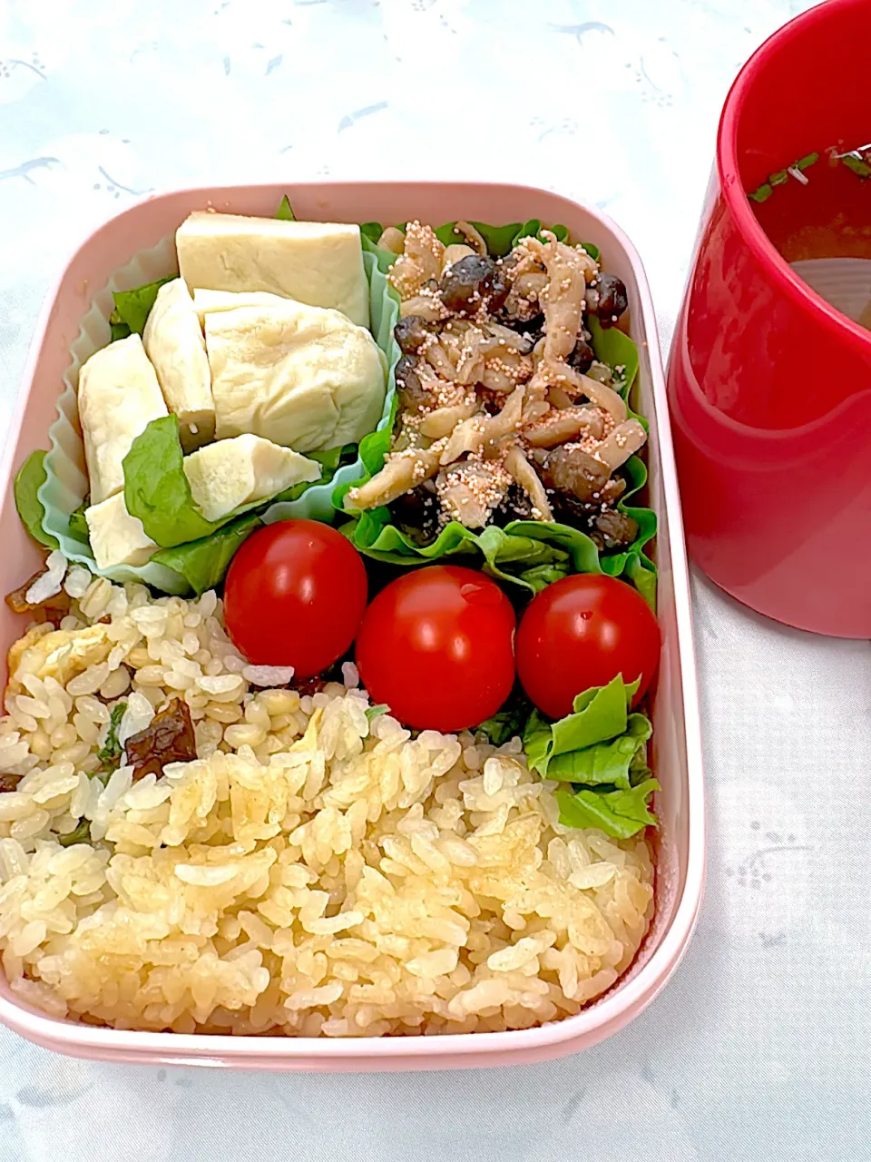 しめじのタラコ炒めと山菜ご飯弁当|ゆっきーさん