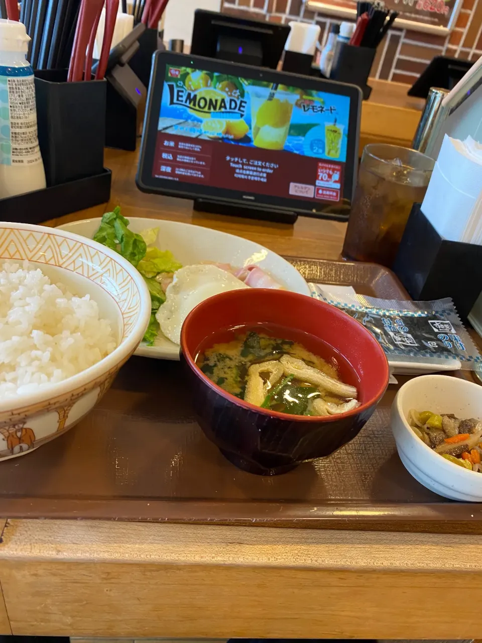 大阪市阿倍野区天王寺町北すき家のベーコンエッグ朝食|タカちゃんさん