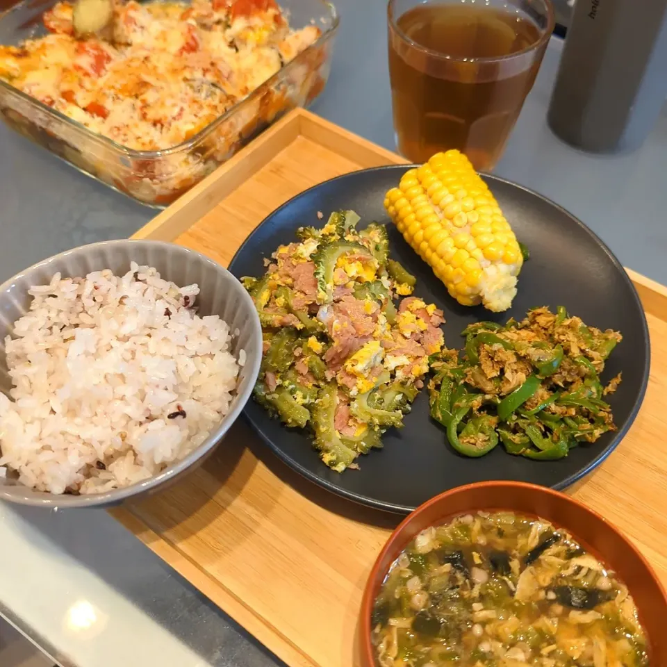 ○雑穀ごはん
○オクラのねばねばスープ
○ゴーヤーチャンプルー
○ピーマンとツナのカレー風味炒め
○ゆでとうもろこし
○夏野菜グラタン|asryh♡さん