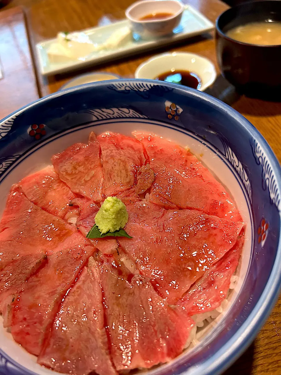 くまげらのローストビーフ丼|amiさん