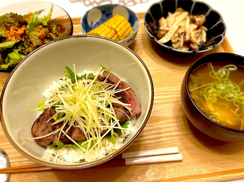 きのこのマスタードマリネとステーキ丼|じゃんさん