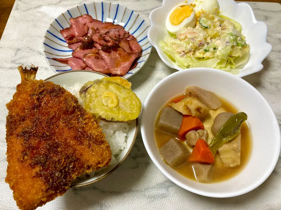 Snapdishの料理写真:今宵🌙*ﾟ アジフライ丼🐟|Kojiさん