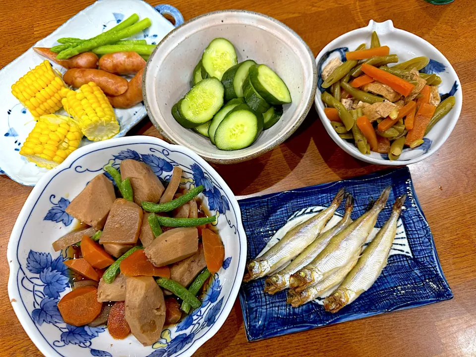 Snapdishの料理写真:収穫野菜で晩ご飯　🥒🥕🫛🌽|sakuramochiさん