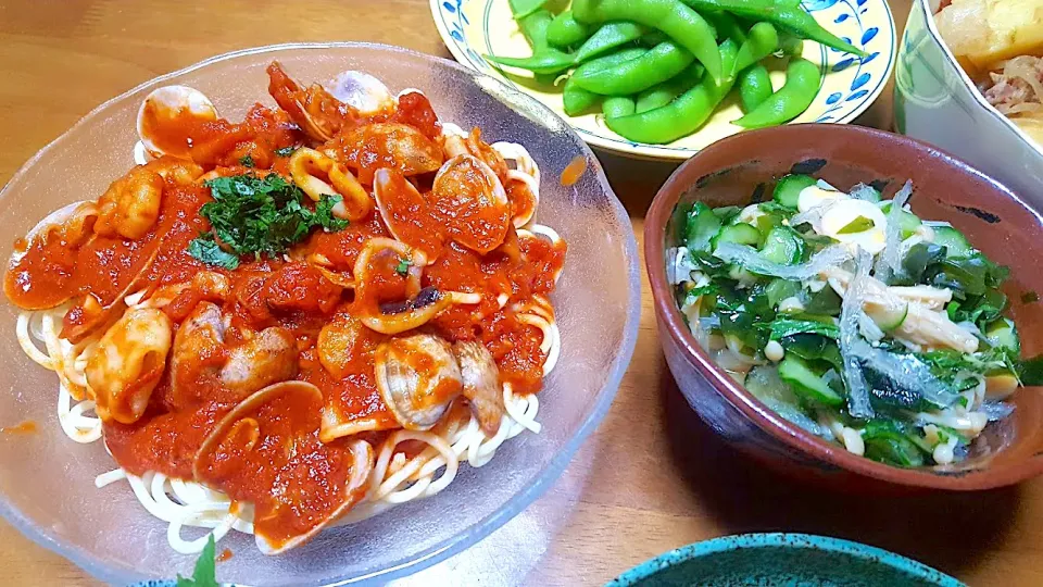 冷やしペスカトーレとニッスイの冷凍枝豆🥒キュウリ🥒ワカメ、糸寒天の三杯酢|🐈⸒⸒⸒⸒つるのダンス🐈🐾さん