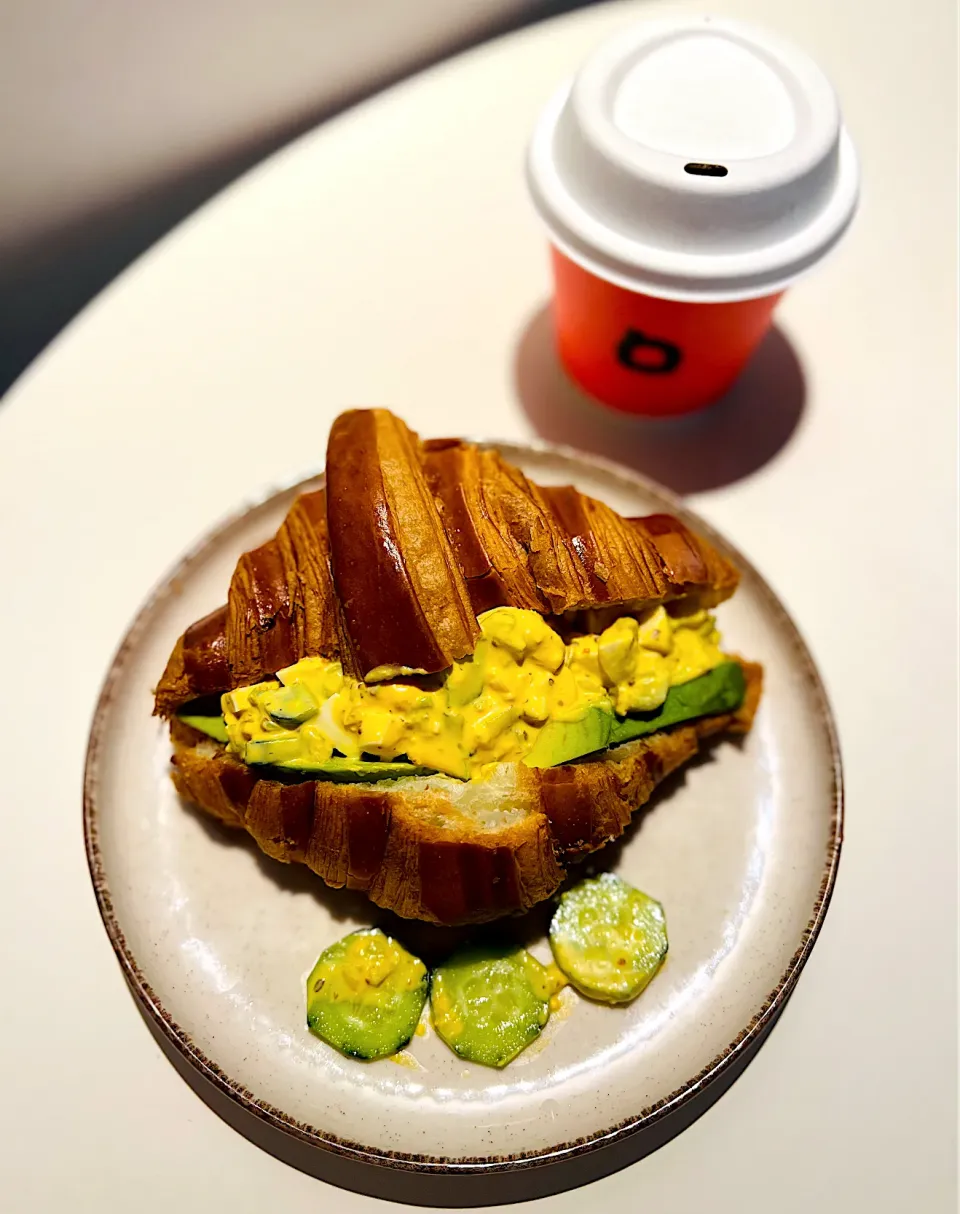 Buying CROISSANT with Homemade Egg Salad|Zhen Zhenさん