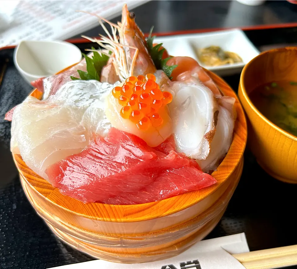 海鮮丼　糸島食堂おさかな村|チルさん