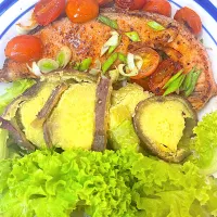 Eat clean with salmon & tomato cherry , salad & sweet baled potato ❤️|Margaret Joseさん