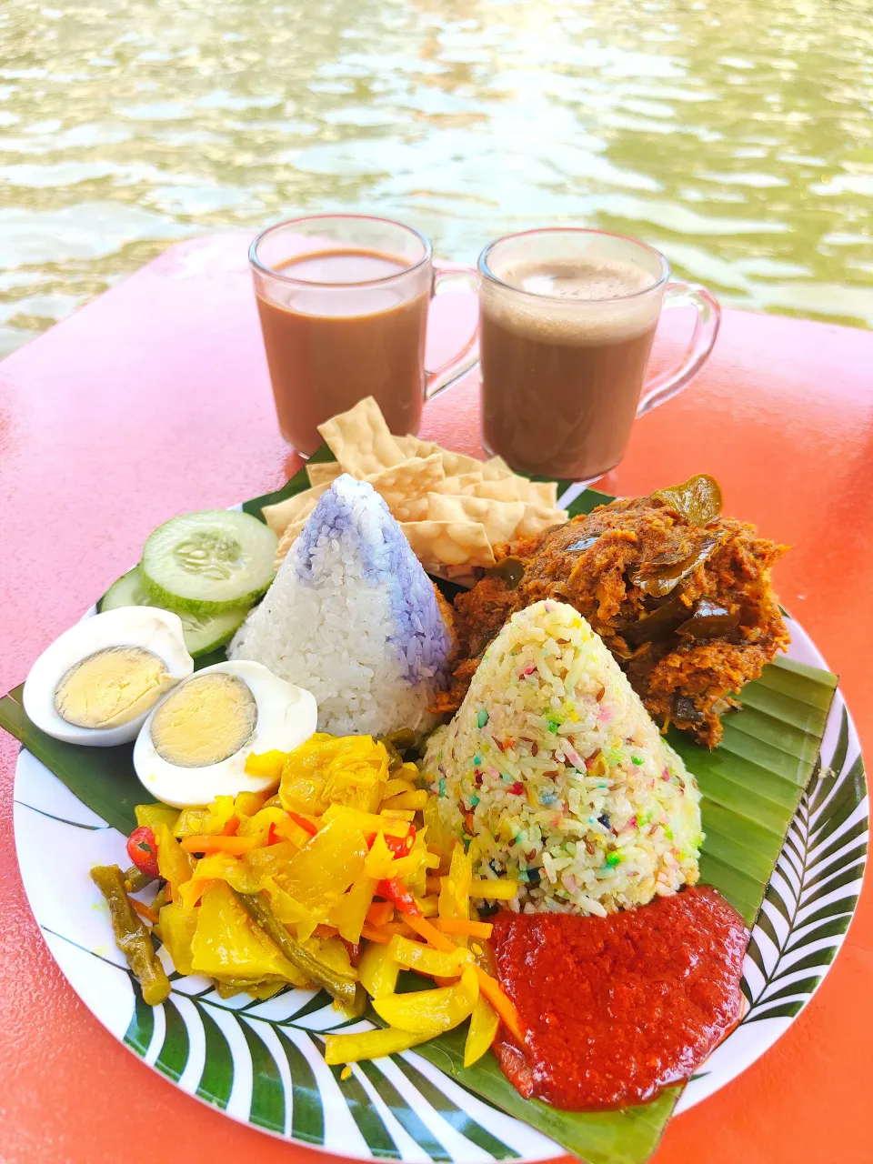 Snapdishの料理写真:Malaysia Cuisine 🇲🇾 Nasi Lemak Ayam Rendang Twin Tower with Coffee Coconut Luwak and Masala Tea|kellymyliana_tew@yahoo.com.sgさん