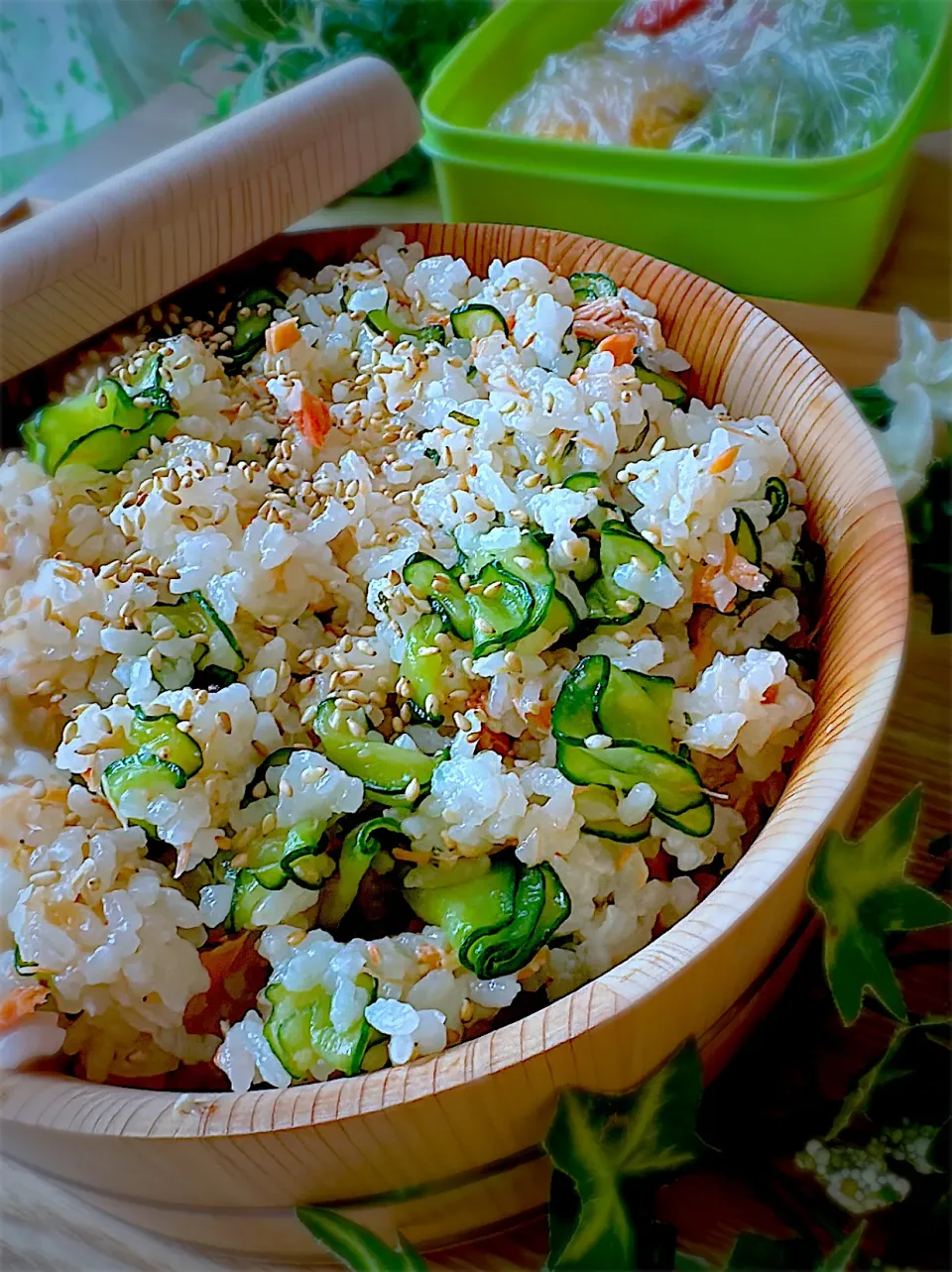 Snapdishの料理写真:最近流行りの昆布茶と鮭🐟のご飯🍚|みゆきさん