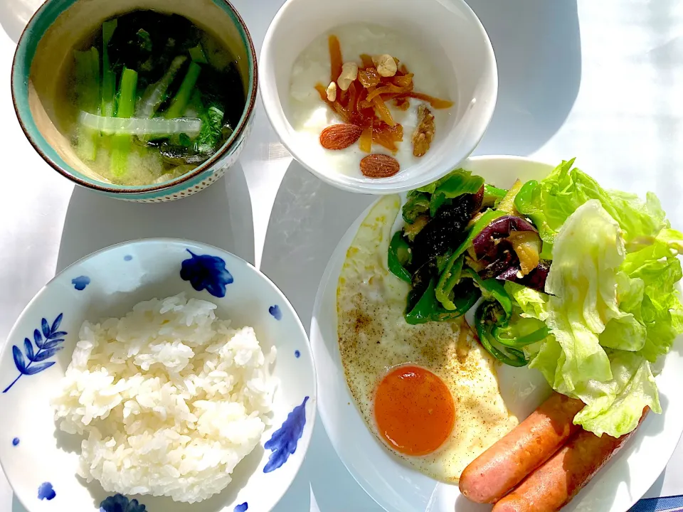 実家で朝ご飯☀️|さくたえさん