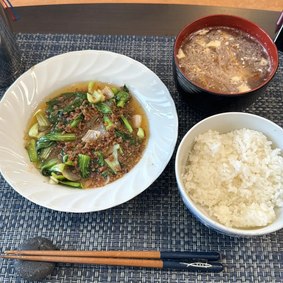 チンゲンサイと耳ひき肉のオイスター炒め・茸と豆腐の味噌汁|a-parkさん