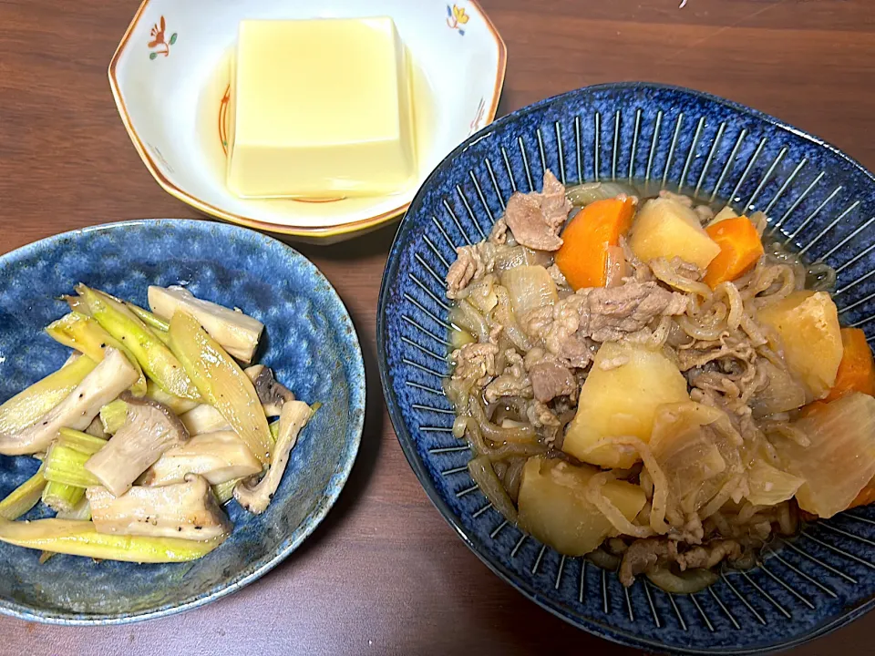 肉じゃが・アスパラとエリンギのバター醤油炒め・たまご豆腐|たかちゃんさん