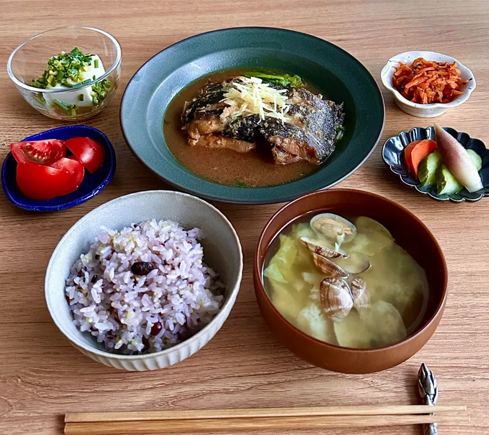 Snapdishの料理写真:カレイの煮付け定食|hiroさん