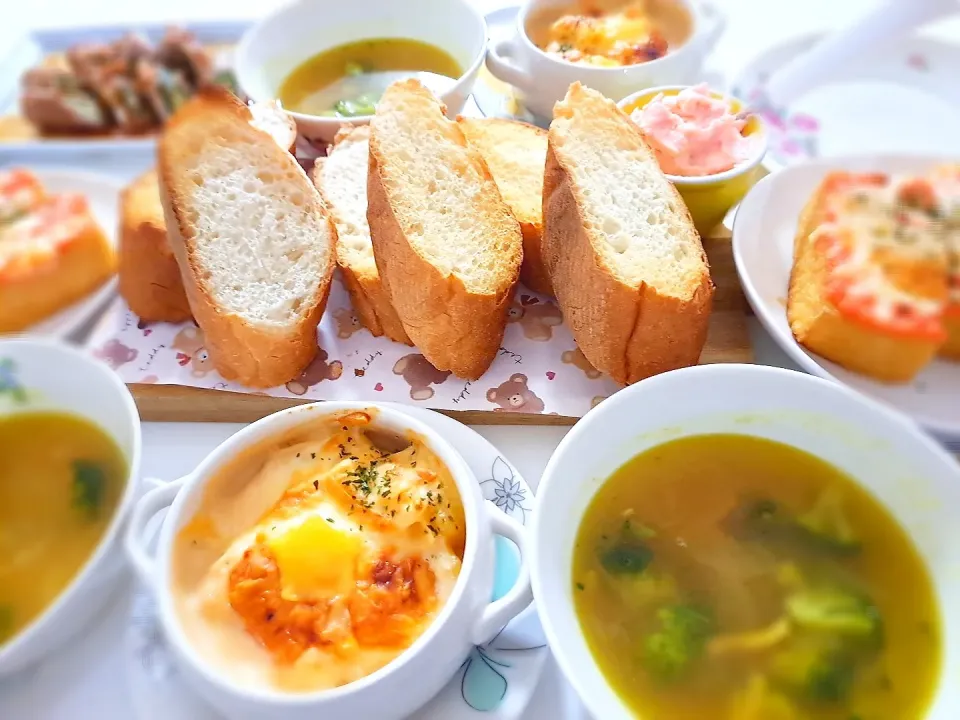 タラコづくし夕食(*´艸`)
オクラ肉巻き
たらこポテトグラタン
厚揚げたらこチーズ焼き
フランスパン🥖
たらこクリチディップ
野菜カレースープ(玉ねぎ、ブロッコリー、ベーコン)
七夕ゼリー炭酸水(( > <。))⟵写真に映らなかった|プリン☆さん