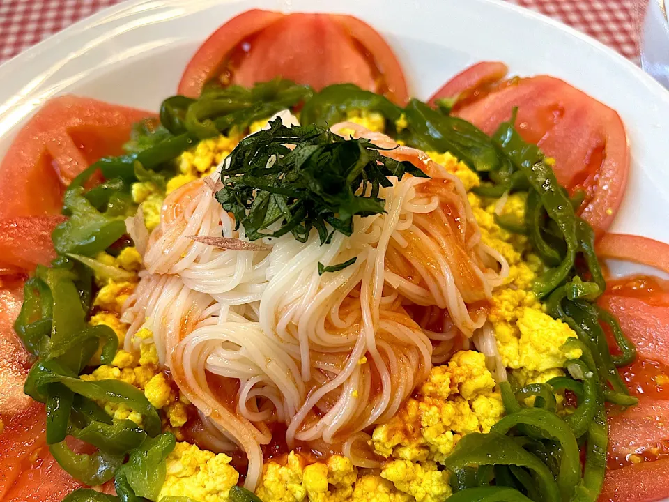 揖保乃糸でトマトソース素麺🍅|ことはさん