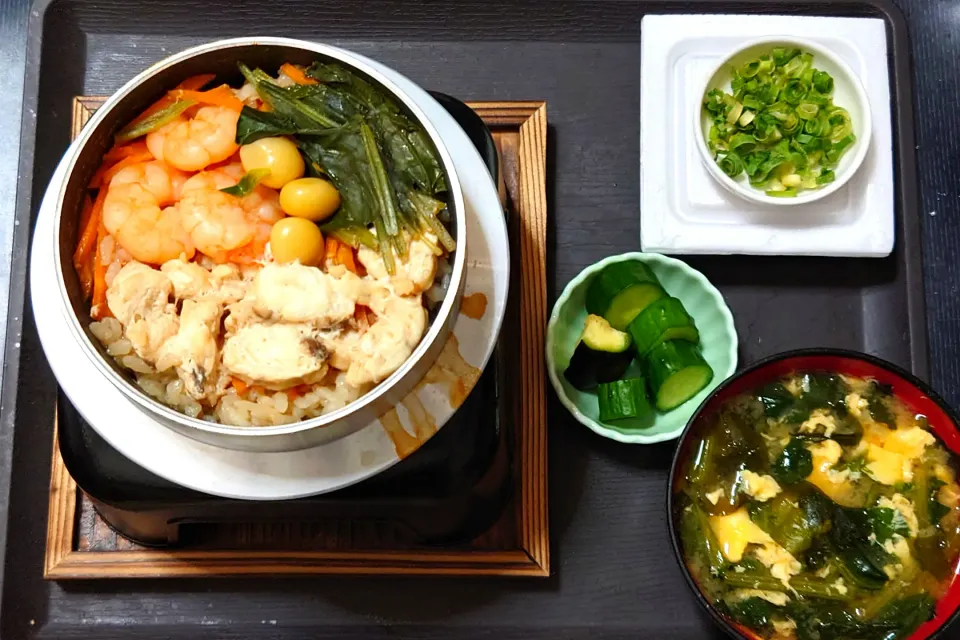 今日の朝ごはん（ふぐ釜飯、納豆、きゅうりとなすの漬物、ほうれん草と卵のみそ汁）|Mars＠釜飯作り研究中さん