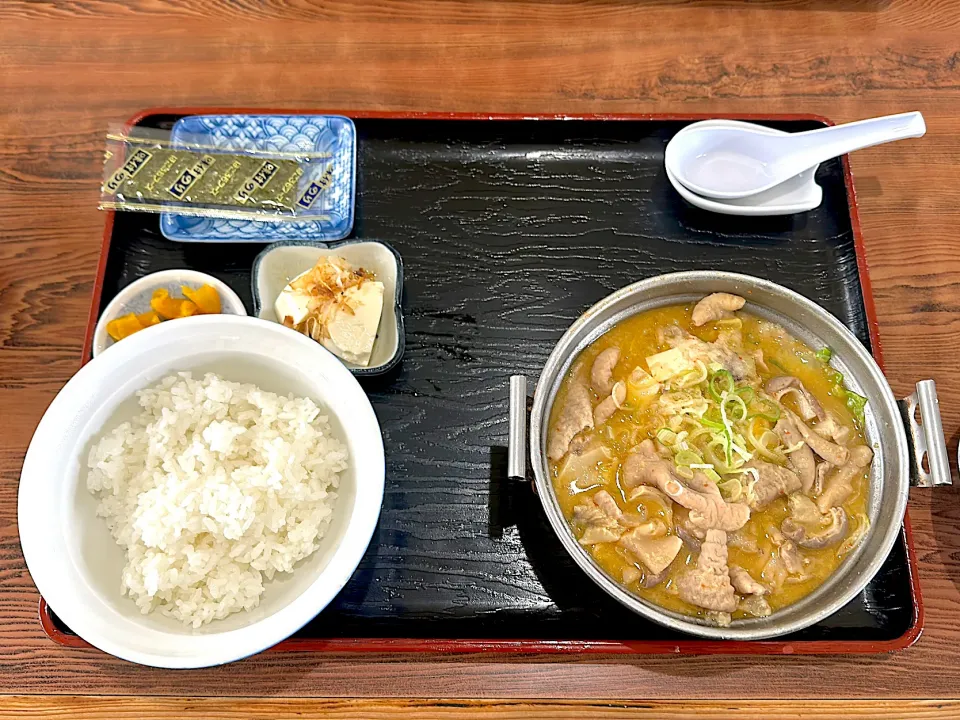 Snapdishの料理写真:もつ煮込み定食|ホッシーさん