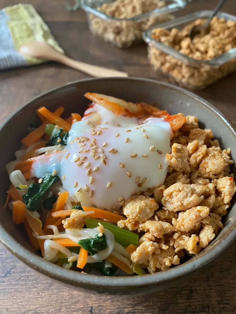 鶏そぼろと野菜ナムルのビビンバ丼|ちぐあささん