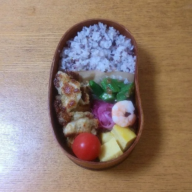 7月9日お弁当
とり肉パン粉焼き
ミニトマト
卵焼き
エビ紫玉ねぎの甘酢漬け
オクラ梅肉和え|シロクマさん