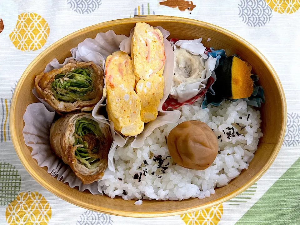 Snapdishの料理写真:キャベツの豚肉ロール、シウマイ、カニカマ玉子焼、カボチャ煮付🍱|なお🅿️さん