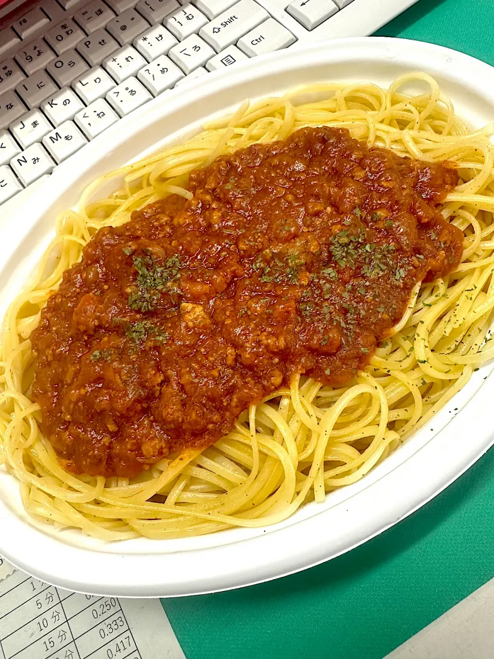 やはりお昼はミートスパ　平打ち麺が美味い😊|タマチャンフーズさん