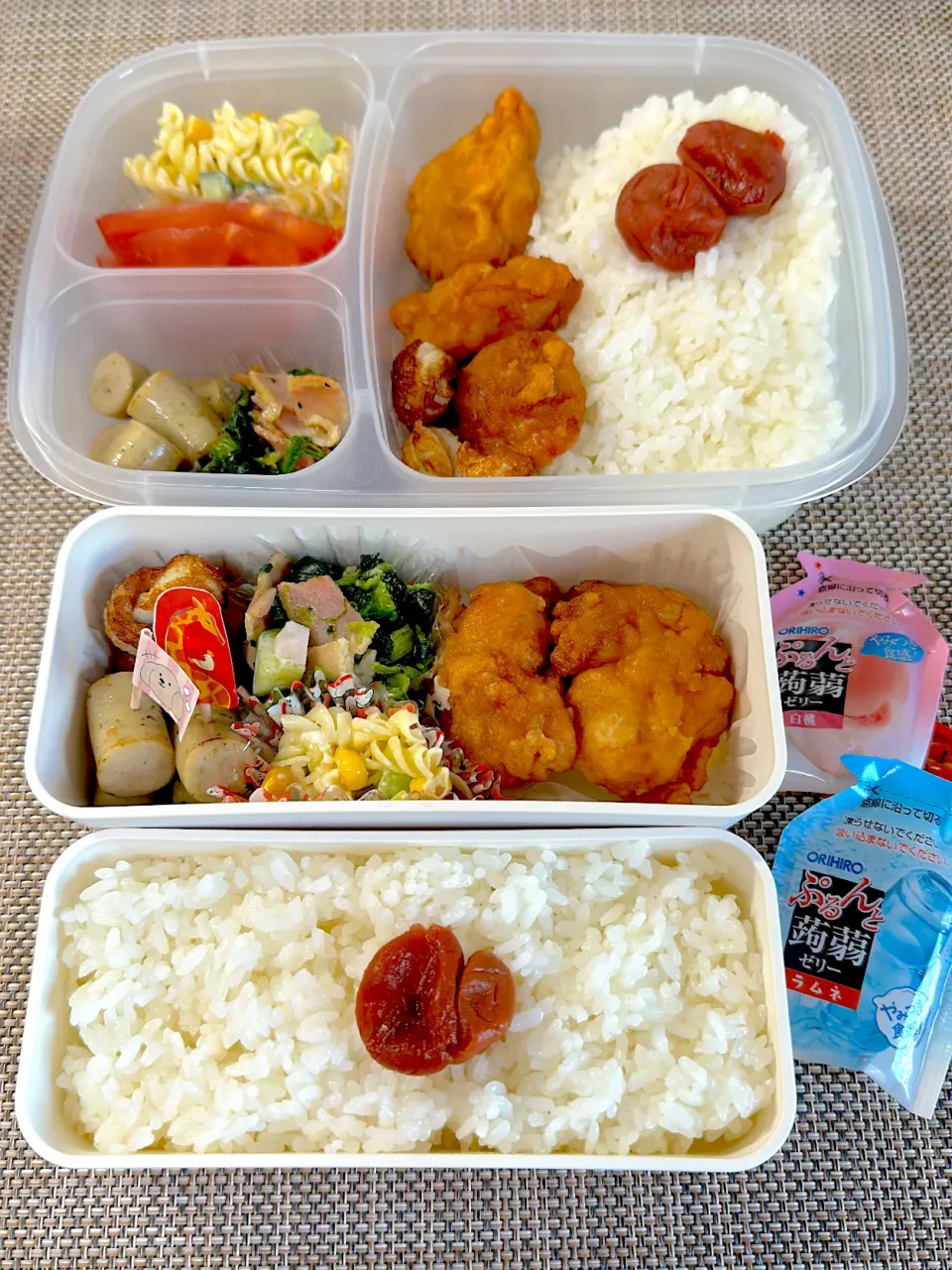 Snapdishの料理写真:冷凍唐揚げブームは続く弁当。旦那さん、娘弁当。|ゆーこ。さん