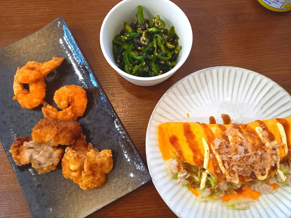 Snapdishの料理写真:とん平焼き　唐揚げ🐔🦐　ピーマン塩昆布ナムル|🍏りんご🍎さん