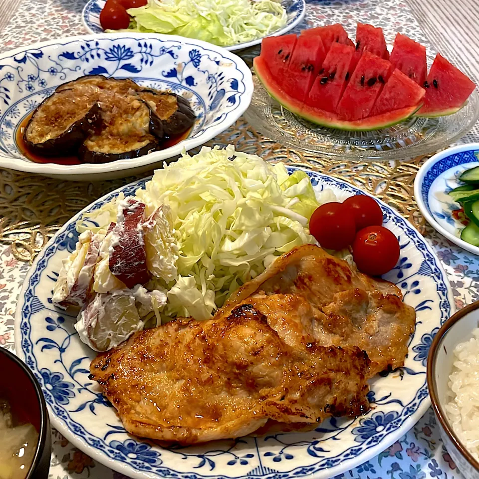 Snapdishの料理写真:豚肉の味噌焼き　さつまいものヨーグルトサラダ　米ナス焼き|blue_bird07さん