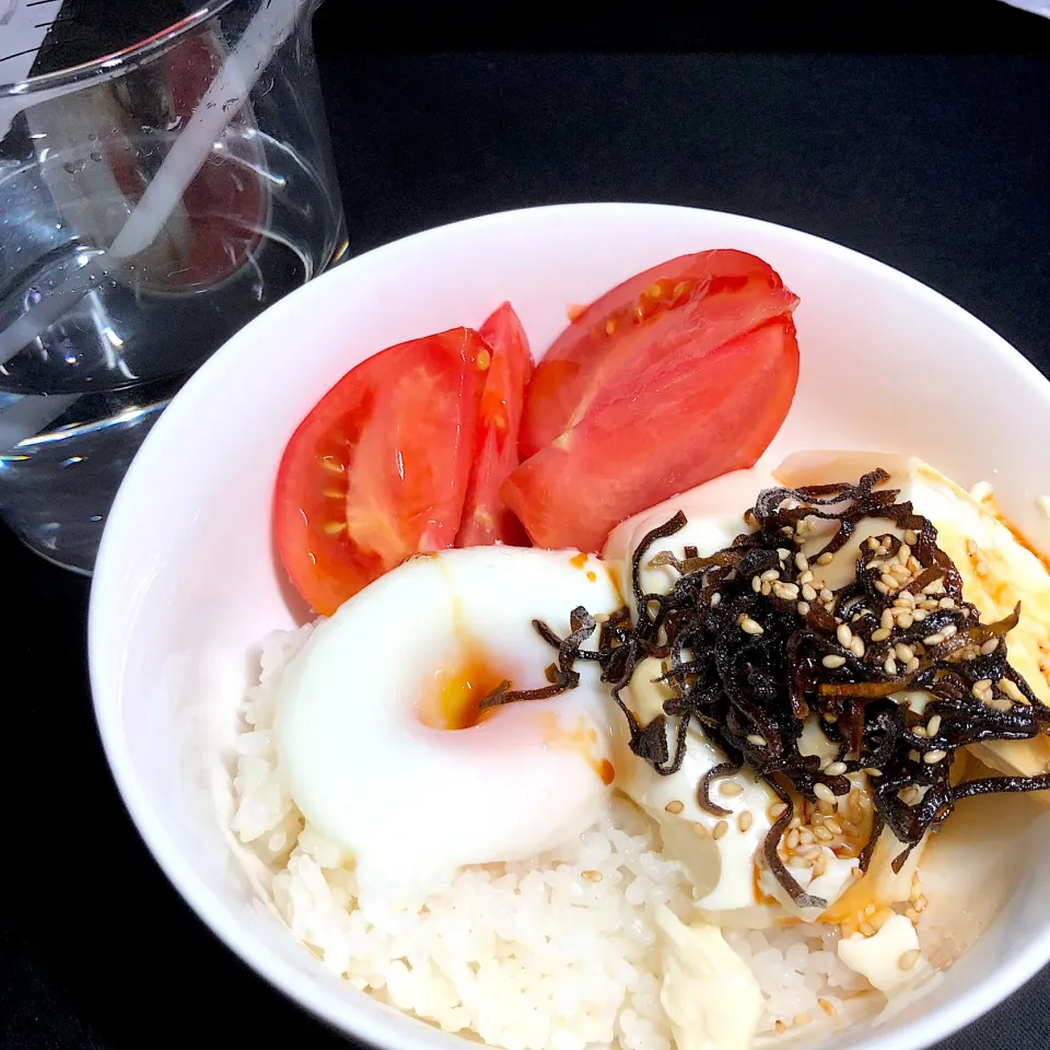 22:31 豆腐トマト半熟たまご乗っけ丼|へれ子さん