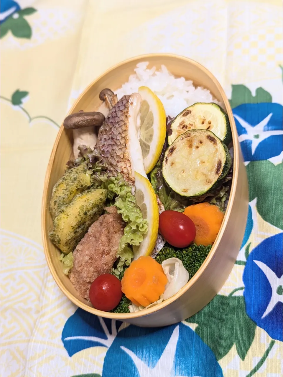 Snapdishの料理写真:本日のお弁当〜鯛のバターレモン焼弁当|f.1125beさん