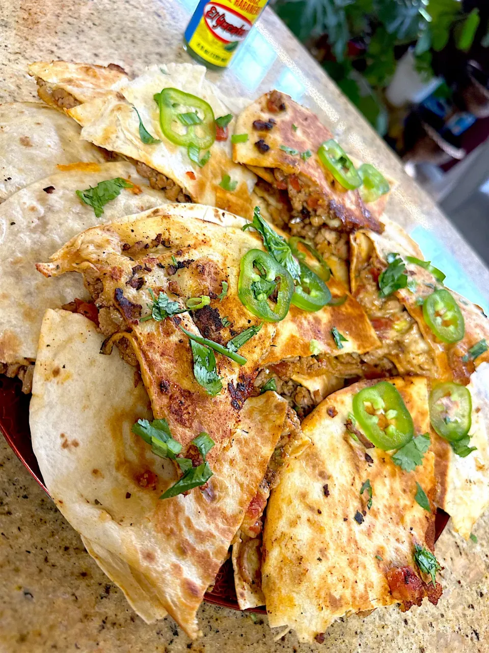 Ground turkey chili garlic Quesadillas|Tawanjaさん